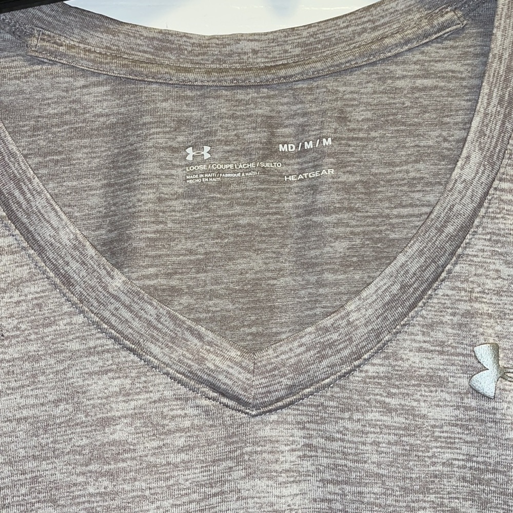 ⭐️Underarmor vneck - Picture 3 of 9